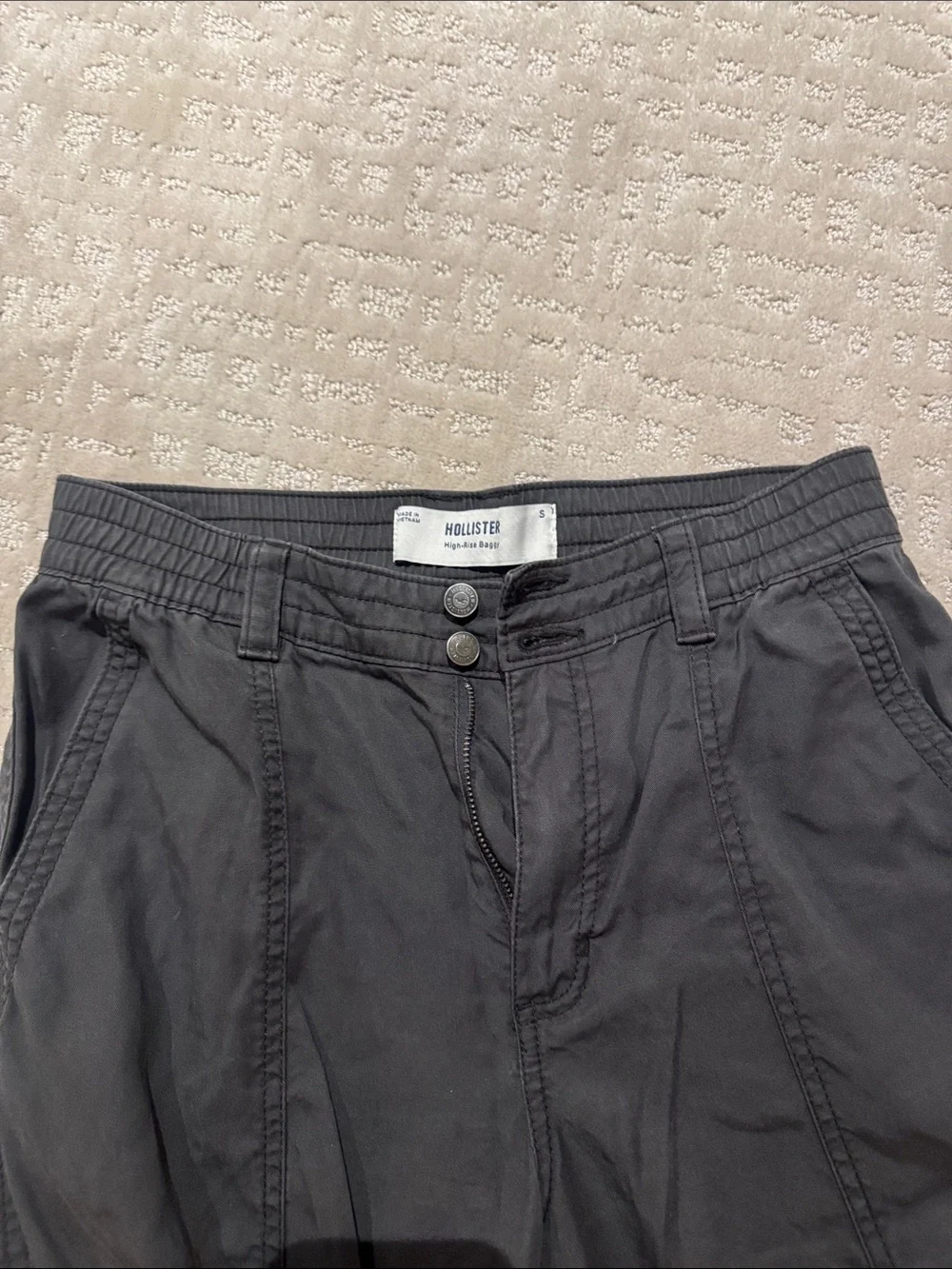 Hollister Black Wide-Leg Cargo Pants - Picture 3 of 3